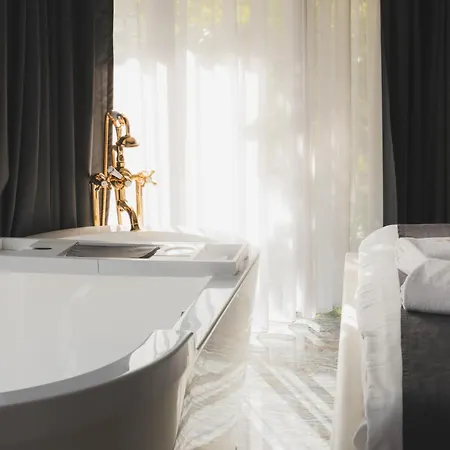 Apartment The Hidden Bank: Silver Bullet *