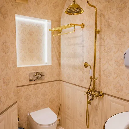 The Hidden Bank: Silver Bullet Apartament *